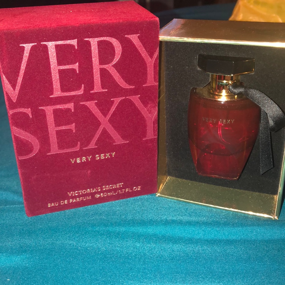 Very Sexy By Victoria Secret - Picture 2 of 3